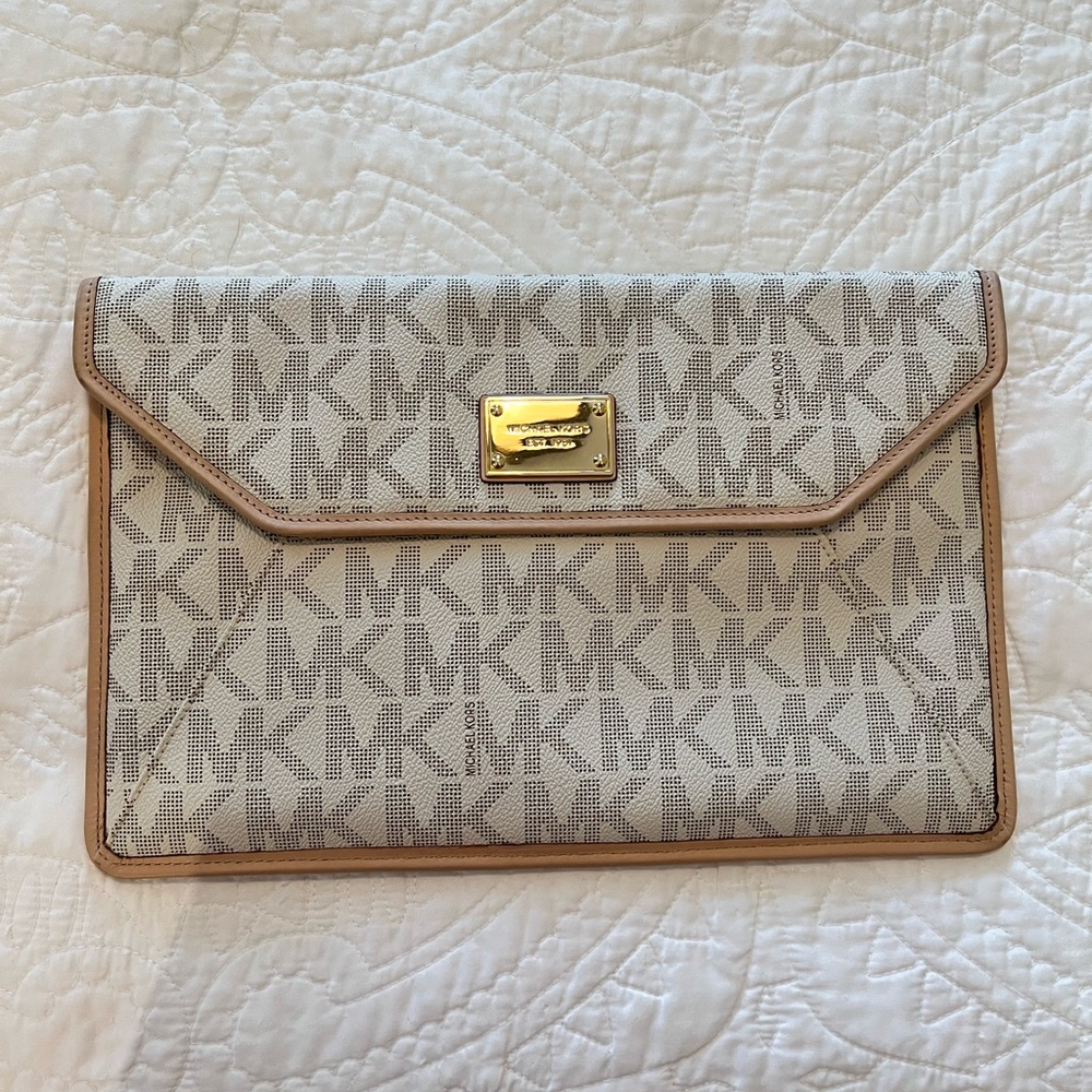 NWOT Michael Kors IPad Clutch